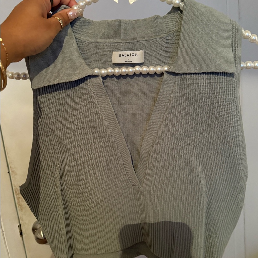 Babaton Sculpt Knit Polo top *grey/green*